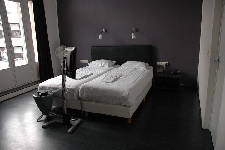 Room 10 of 70