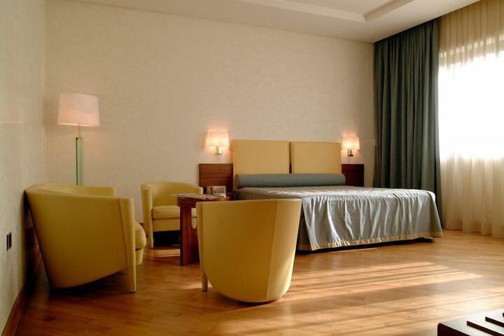 Room 3 of 41
