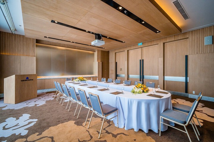 Ballroom/Hall 118 of 139