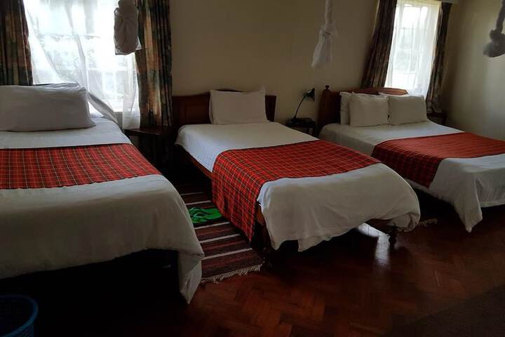 Room 4 of 27