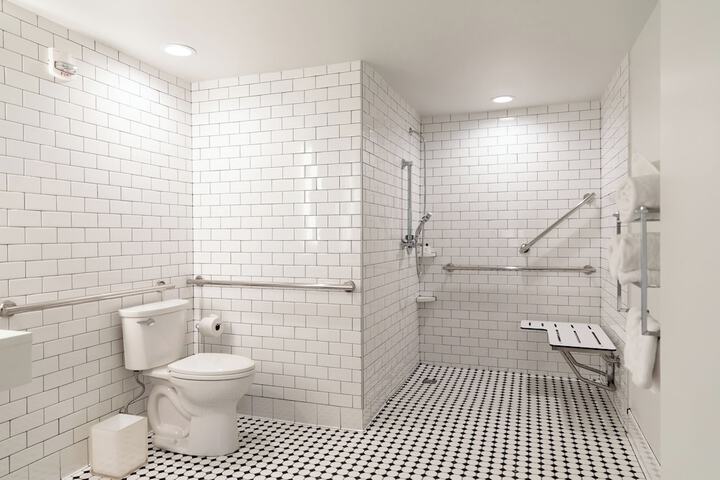 Room 32 of 52