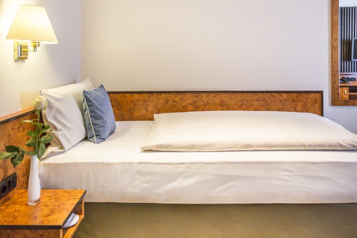 Room 4 of 48