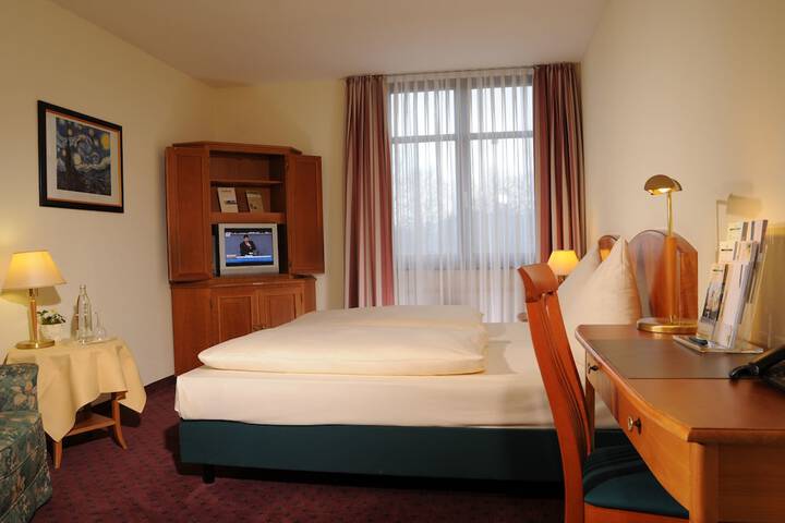 Room 4 of 19