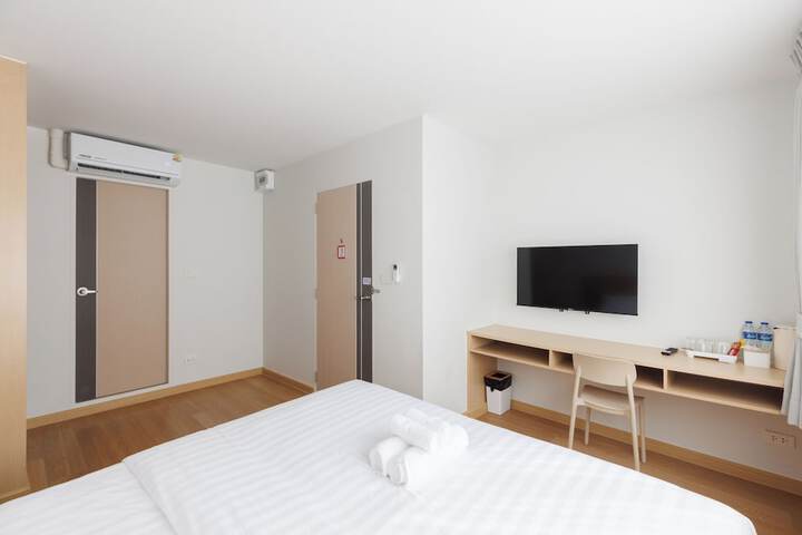 Room 16 of 53
