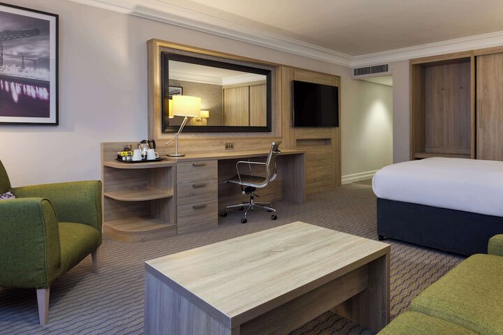 Room 18 of 117