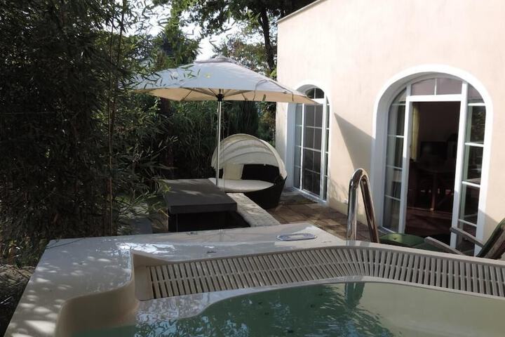 Pool Hotel