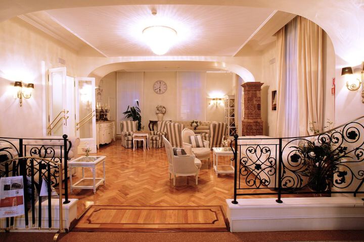 Hotel Lobby