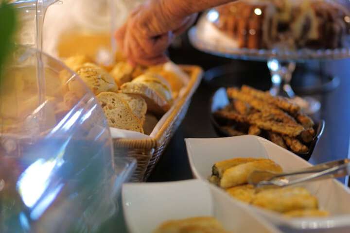 Dining 32 of 65