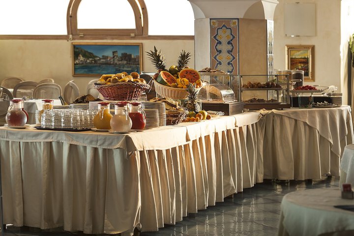 Breakfast/Coffee Service 88 of 106