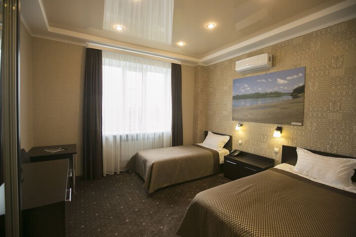Room 17 of 28