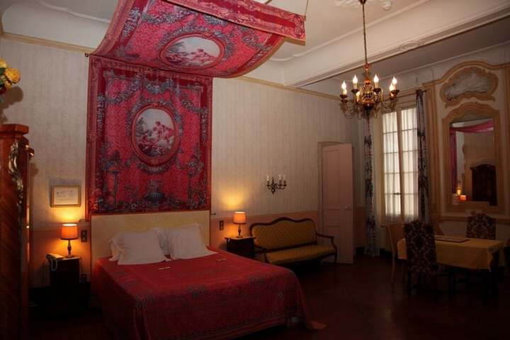 Room 13 of 46