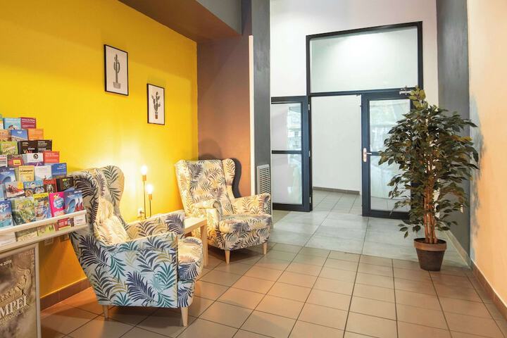 Guest Lobby