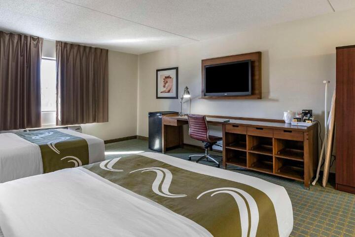 2 Double Beds (6 of 14)