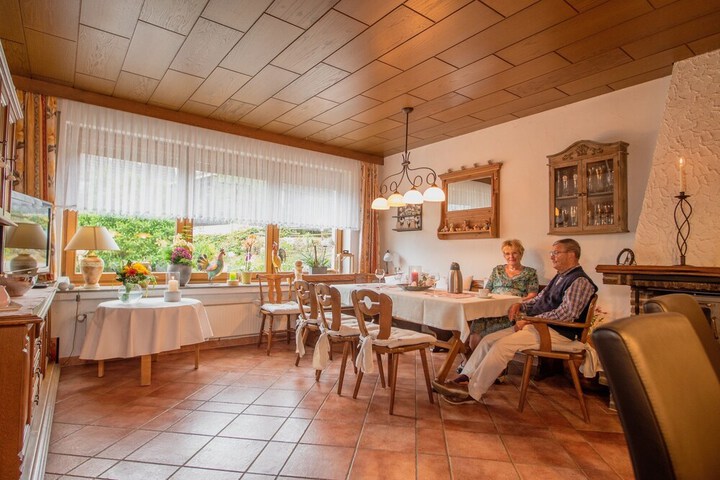 Dining 21 of 30