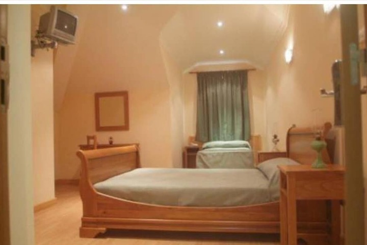 Room 2 of 11