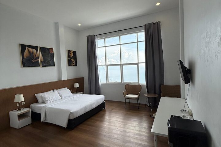 Room 10 of 61