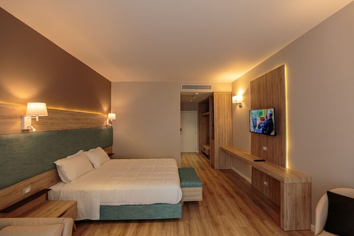 Room 17 of 58