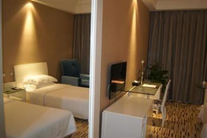 Room 25 of 73