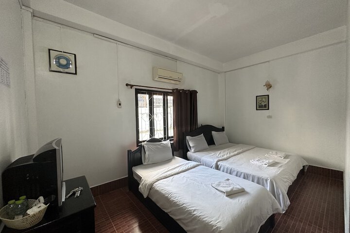 Room 2 of 12
