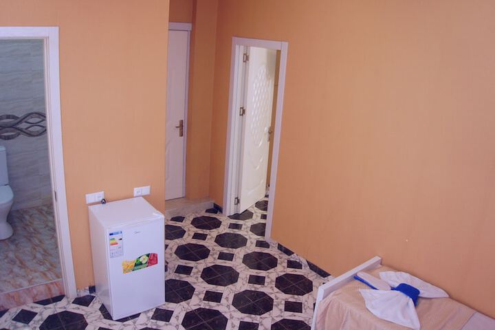 Room 28 of 50