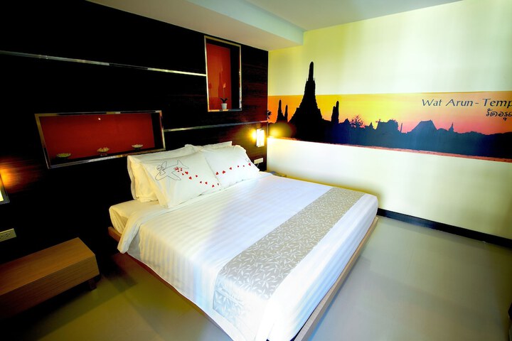 Room 6 of 34
