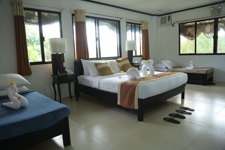 Room 4 of 97