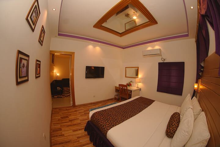Room 30 of 32