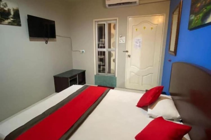 Room 3 of 18