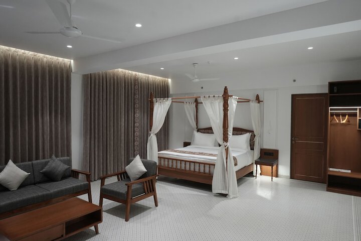 Room 27 of 70