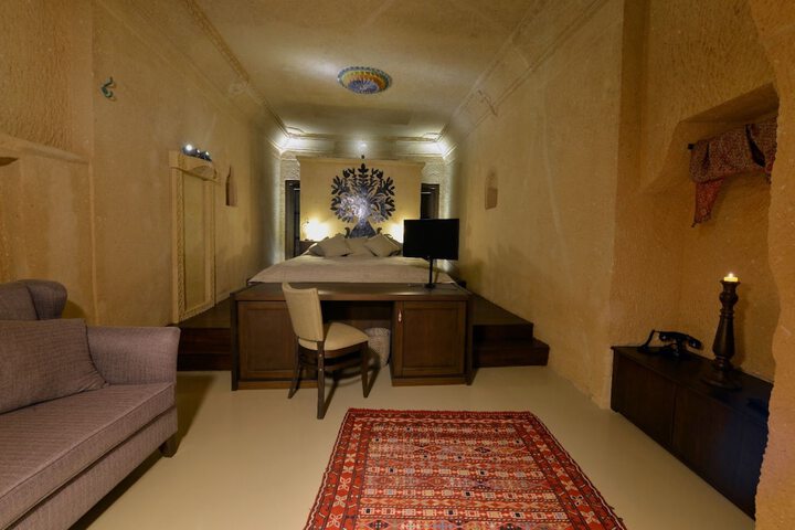 Room 34 of 103