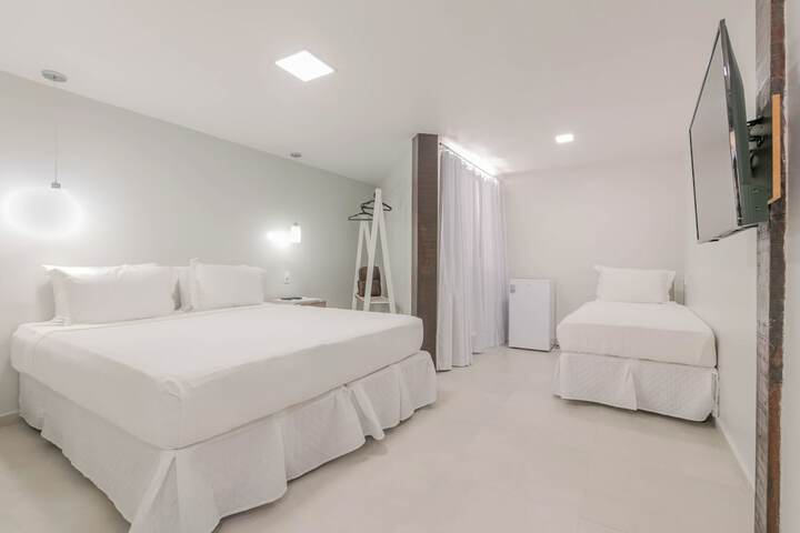 Room 33 of 58