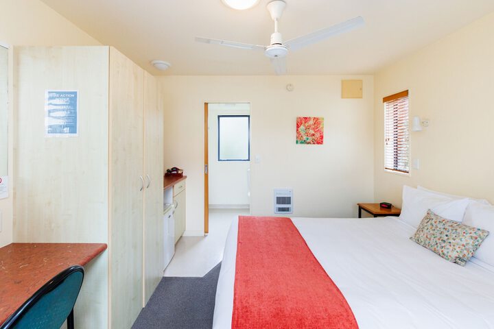 Room 16 of 54