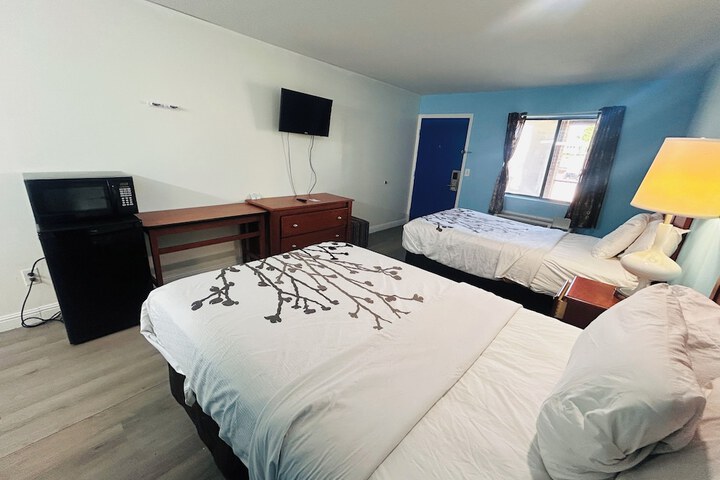 Room 17 of 33