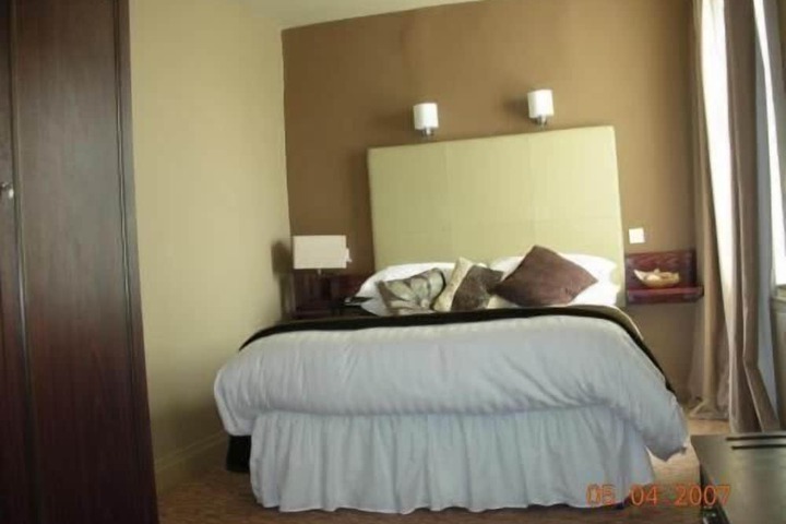 Room 6 of 43