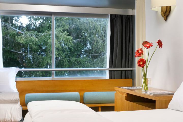 Room 12 of 40