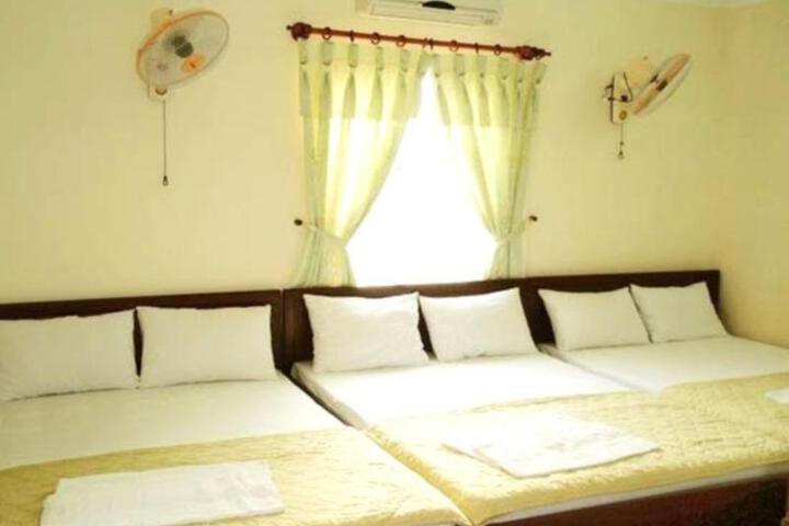 Room 4 of 5
