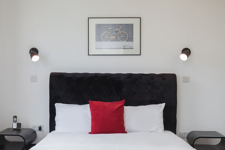 Room 8 of 27