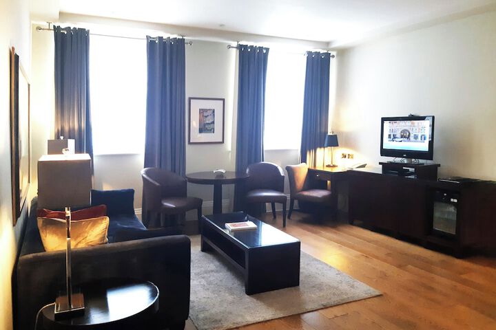 Room 41 of 142