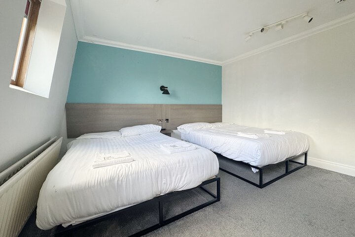 Room 37 of 85