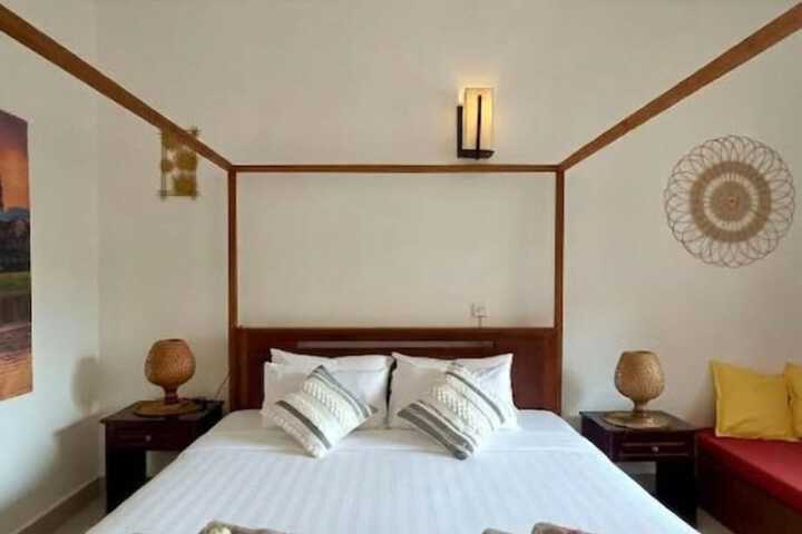 Room 14 of 36