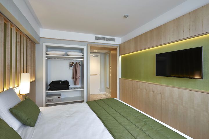 Room 31 of 61