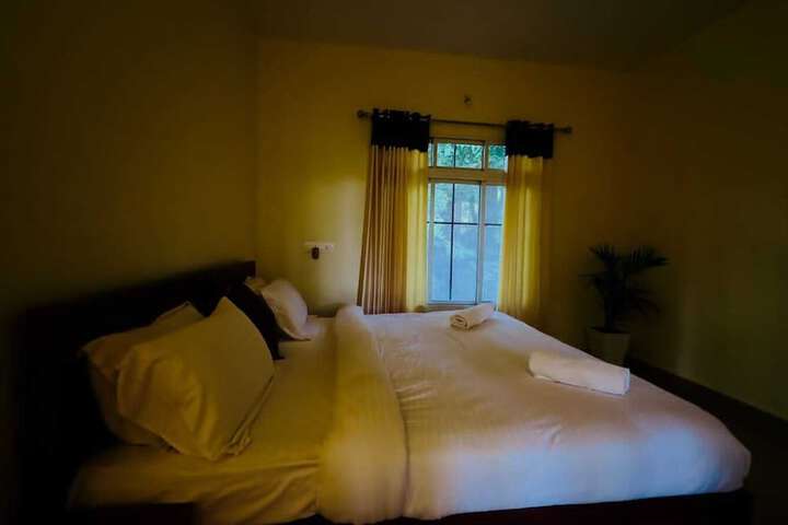 Room 13 of 87