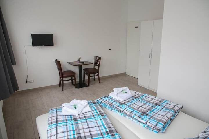 Room 5 of 15