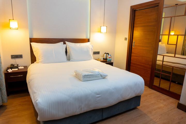 Room 6 of 31