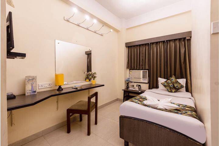 Room 14 of 35