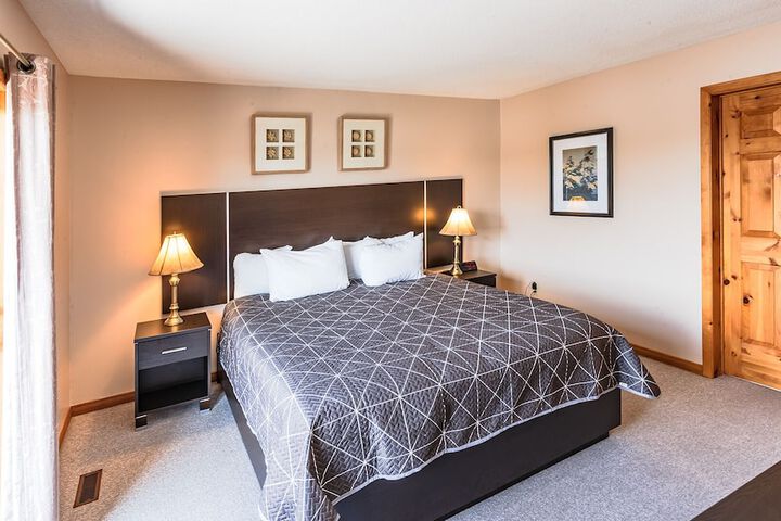 Room 42 of 114
