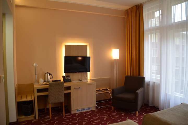 Room 5 of 71