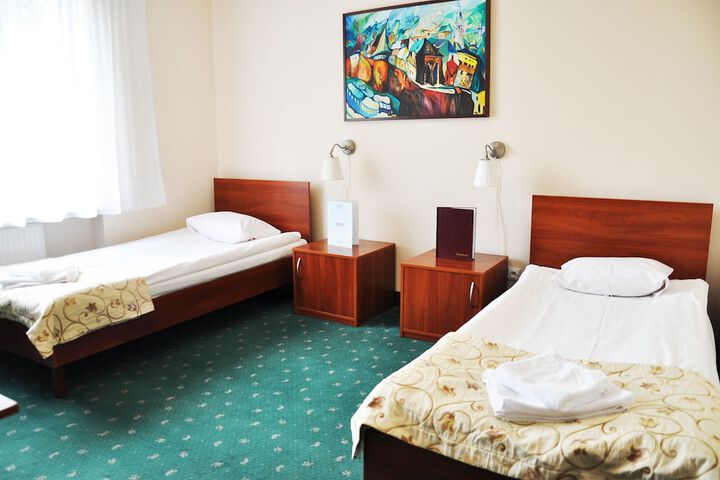 Room 9 of 36