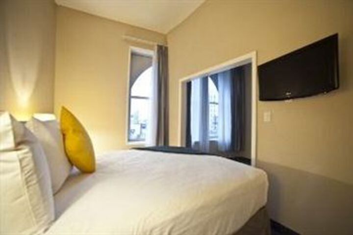 Room 22 of 32