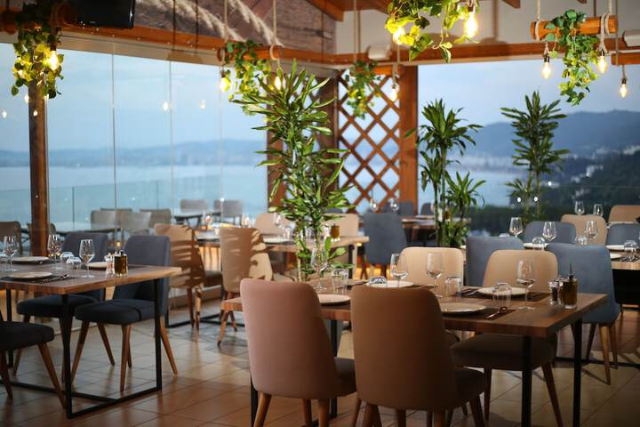 Dining 186 of 218
